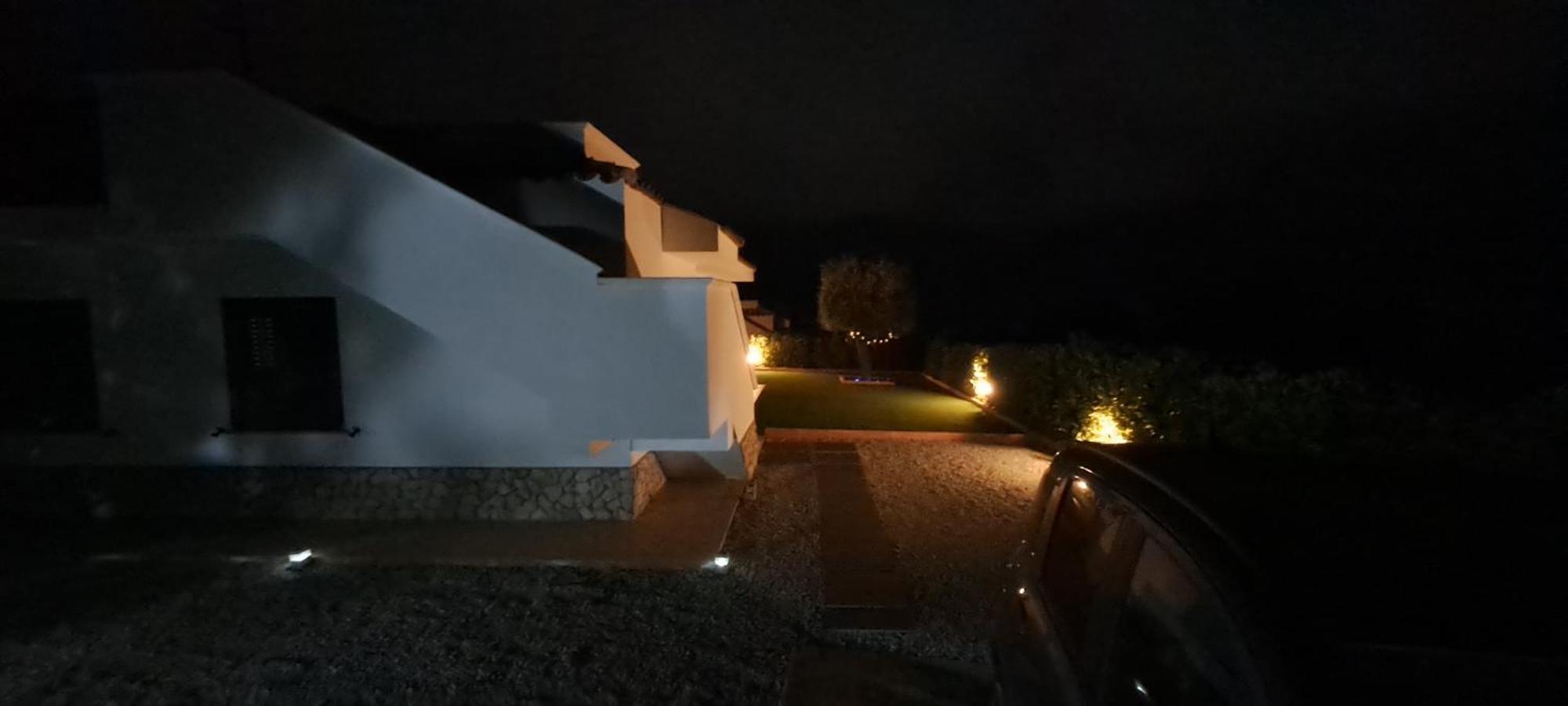 Villa Nove - Residence Dei Fiori Дзамброне Екстериор снимка