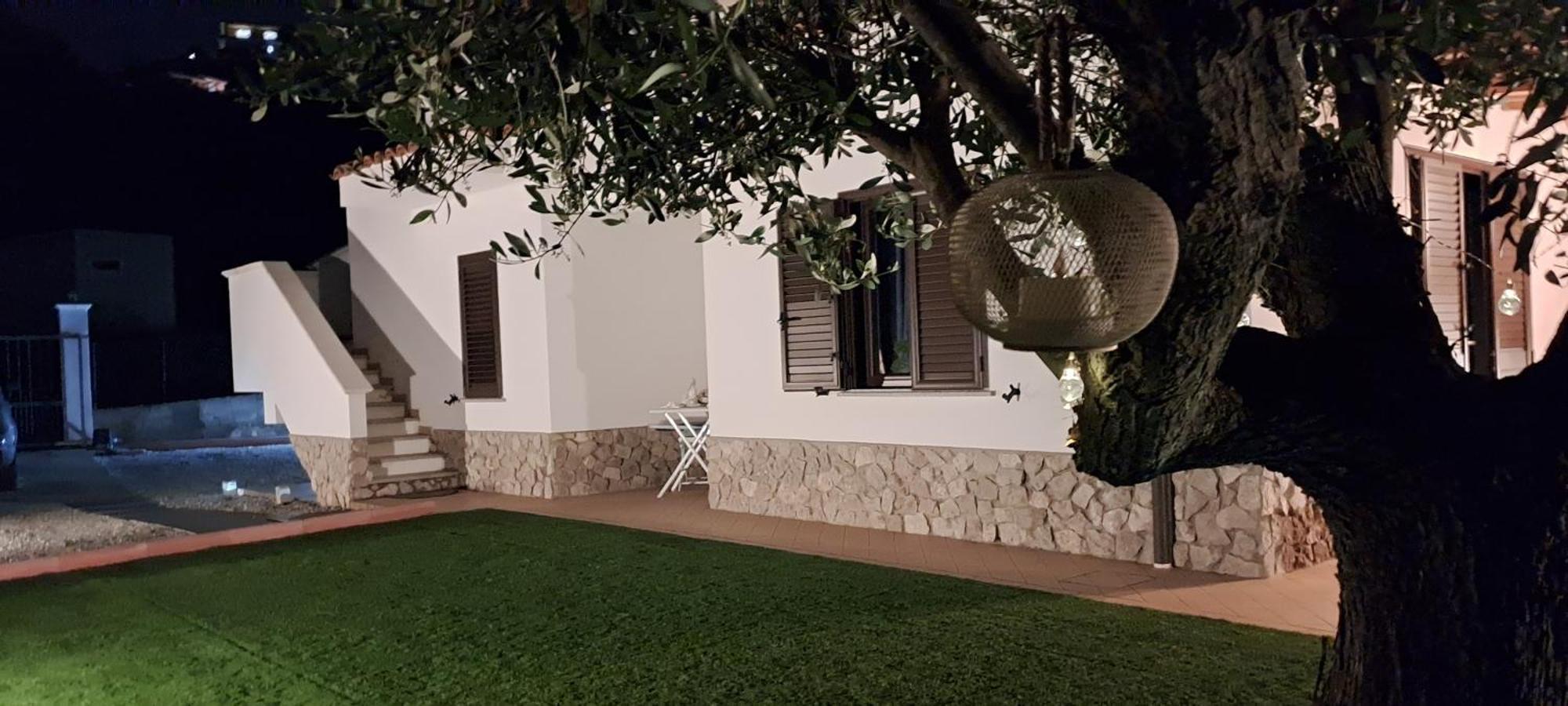 Villa Nove - Residence Dei Fiori Дзамброне Екстериор снимка