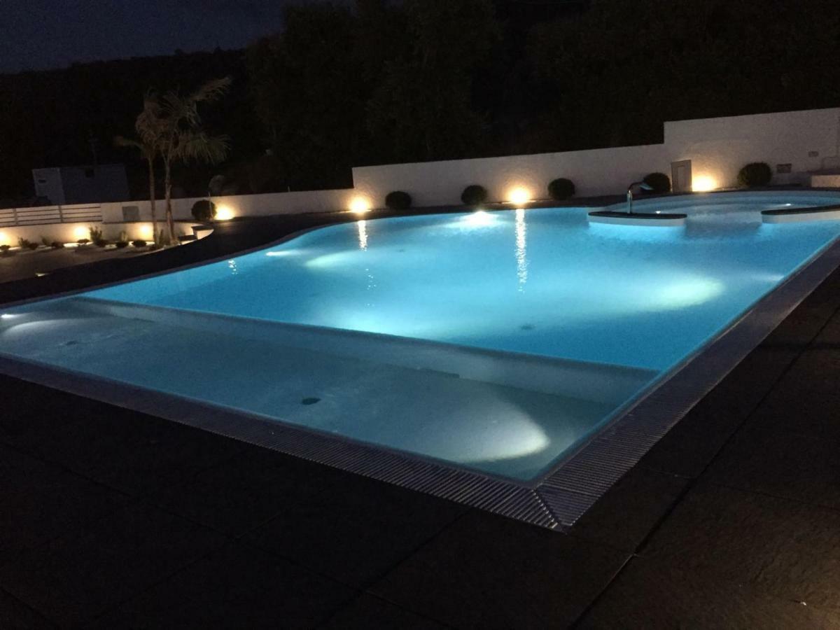 Villa Nove - Residence Dei Fiori Дзамброне Екстериор снимка